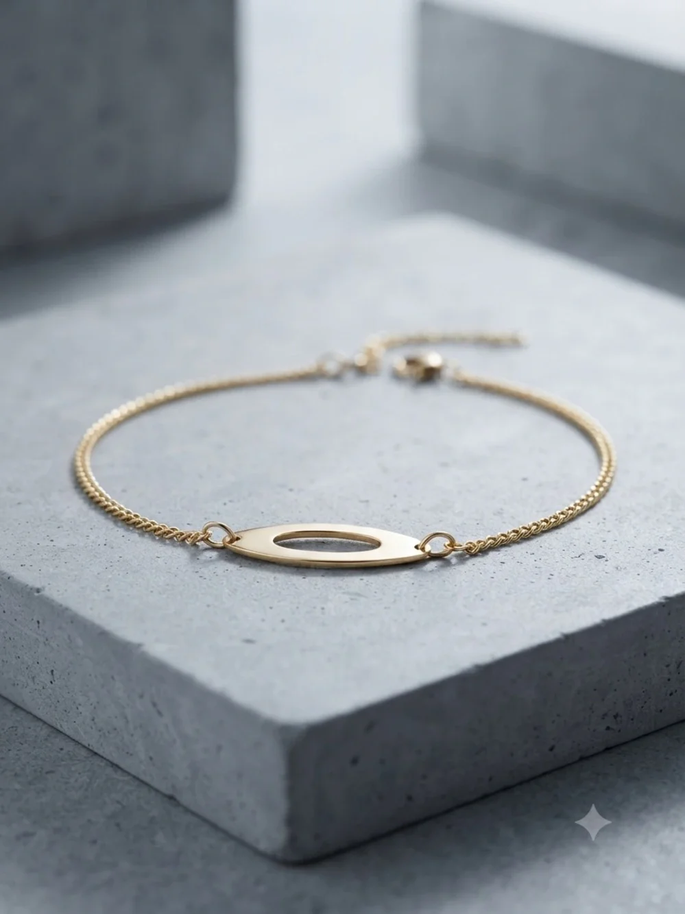 Vintage Delicate Link Bracelet with Center Station